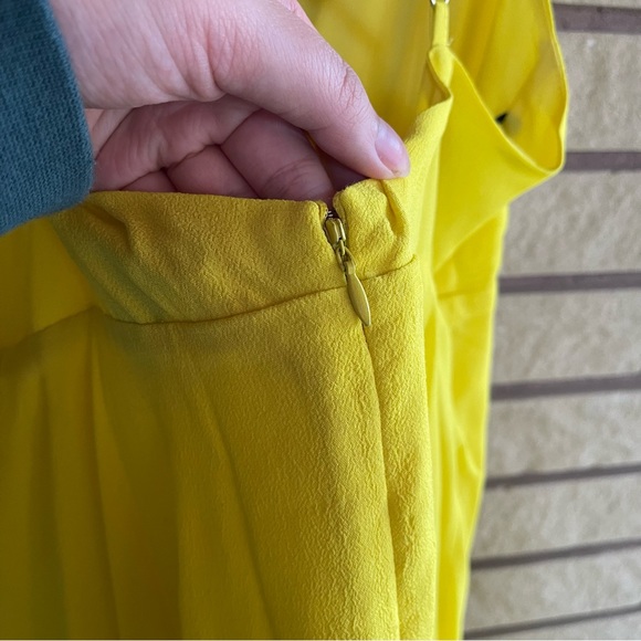 Yellow dress - Picture 4 of 9